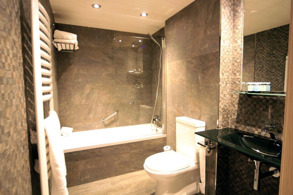 Hotel 9 Sant Antoni Ribes De Freser Room photo